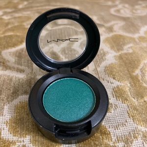 MAC Eyeshadow Jealousy Wakes